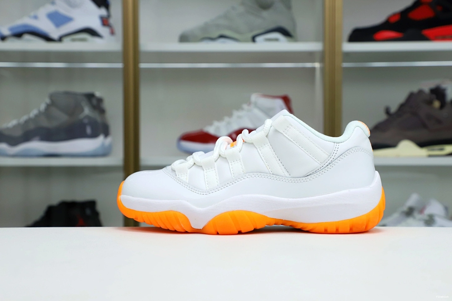 11 CITRUS' 'BRIGHT WMNS LOW RETRO JORDAN AIR 1104